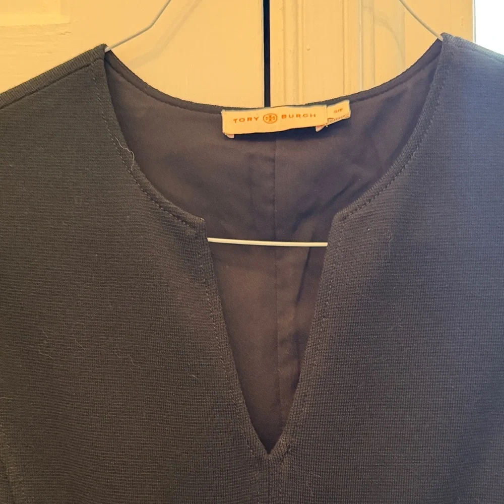 Tory Burch Briana Sleeveless V-Neck Midi Sheath Wool Dress, S/P 🌿